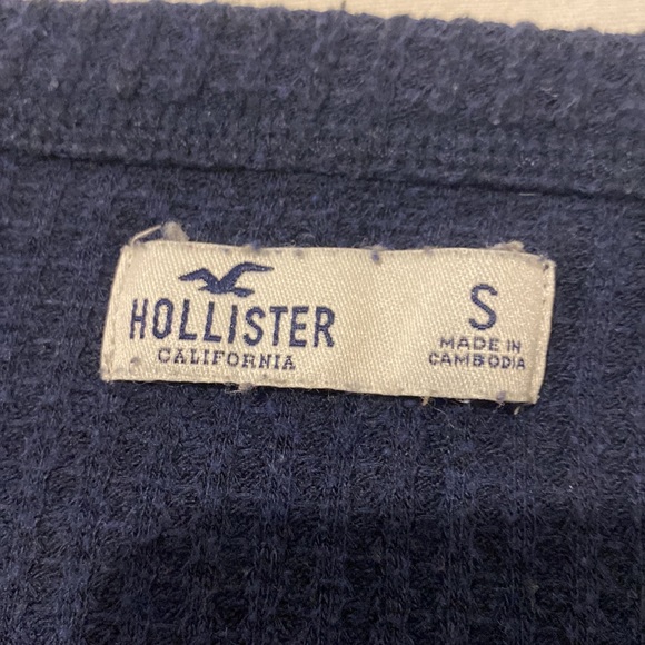 Hollister long sleeve - Picture 2 of 3